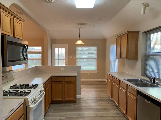 3611 Stratford Town Lane, Sugar Land, TX 77498