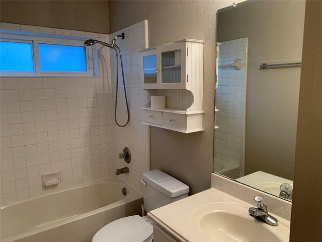 3611 Stratford Town Lane, Sugar Land, TX 77498