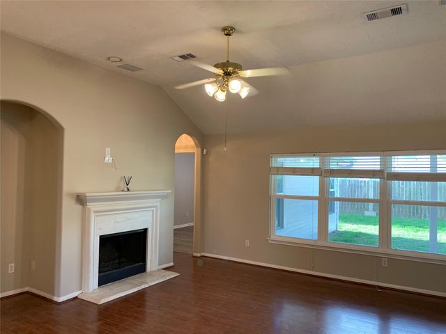 3611 Stratford Town Lane, Sugar Land, TX 77498