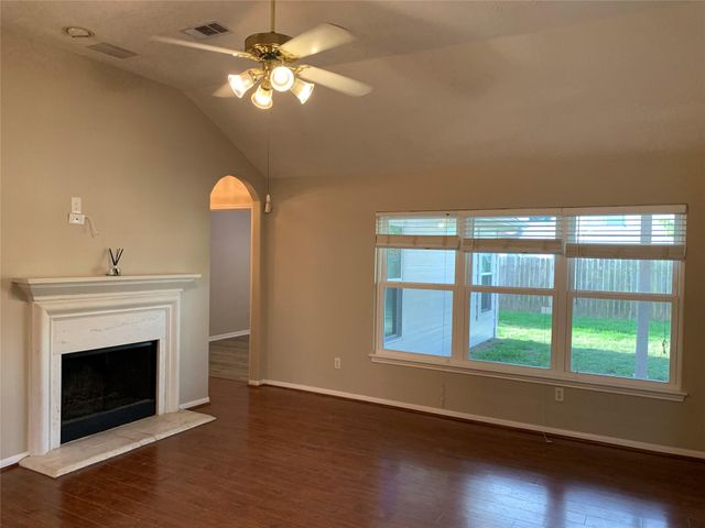 3611 Stratford Town Lane, Sugar Land, TX 77498