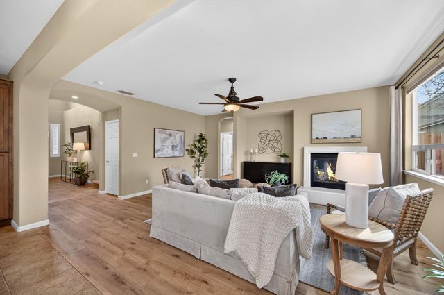 2045 Grayhorse Dr, Auburn, CA 95603