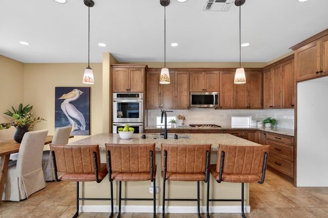 2045 Grayhorse Dr, Auburn, CA 95603