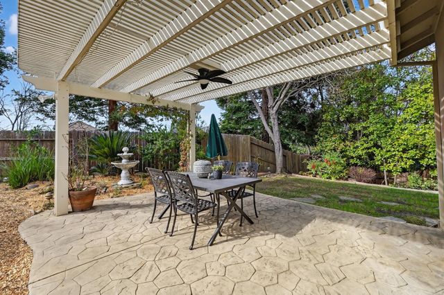 2045 Grayhorse Dr, Auburn, CA 95603