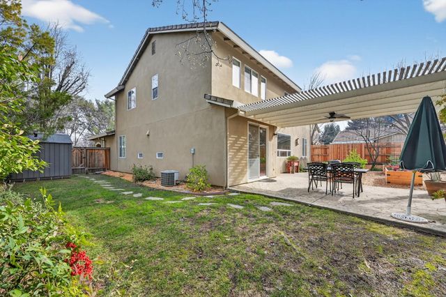 2045 Grayhorse Dr, Auburn, CA 95603