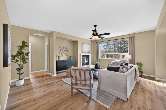 2045 Grayhorse Dr, Auburn, CA 95603