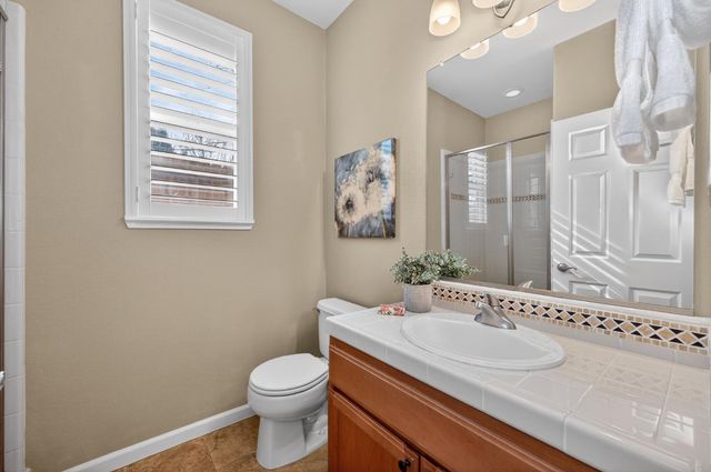 2045 Grayhorse Dr, Auburn, CA 95603