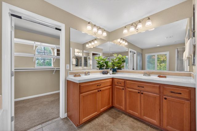 2045 Grayhorse Dr, Auburn, CA 95603