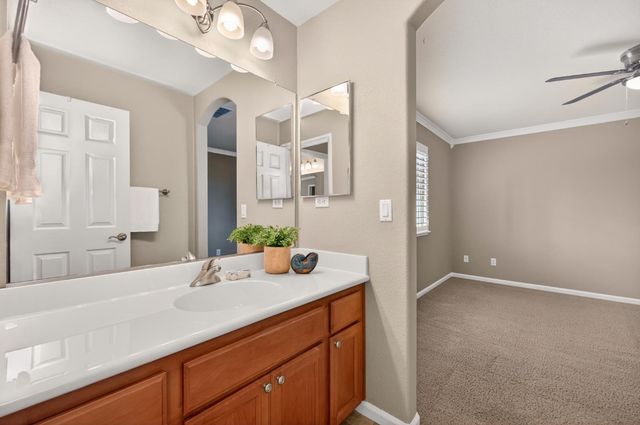 2045 Grayhorse Dr, Auburn, CA 95603