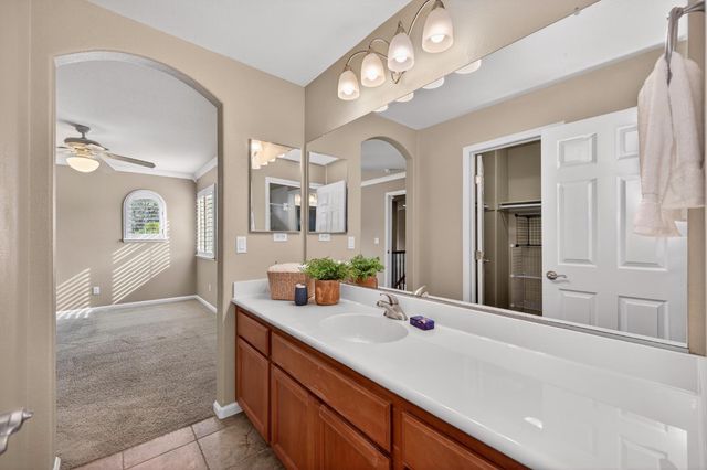 2045 Grayhorse Dr, Auburn, CA 95603