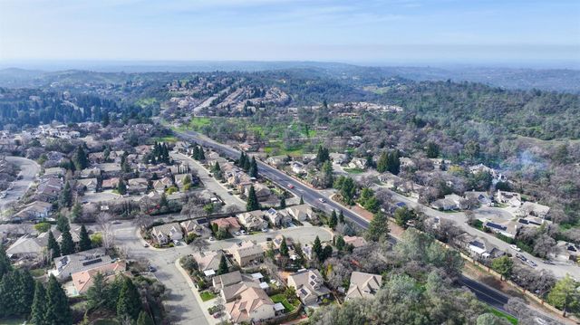 2045 Grayhorse Dr, Auburn, CA 95603