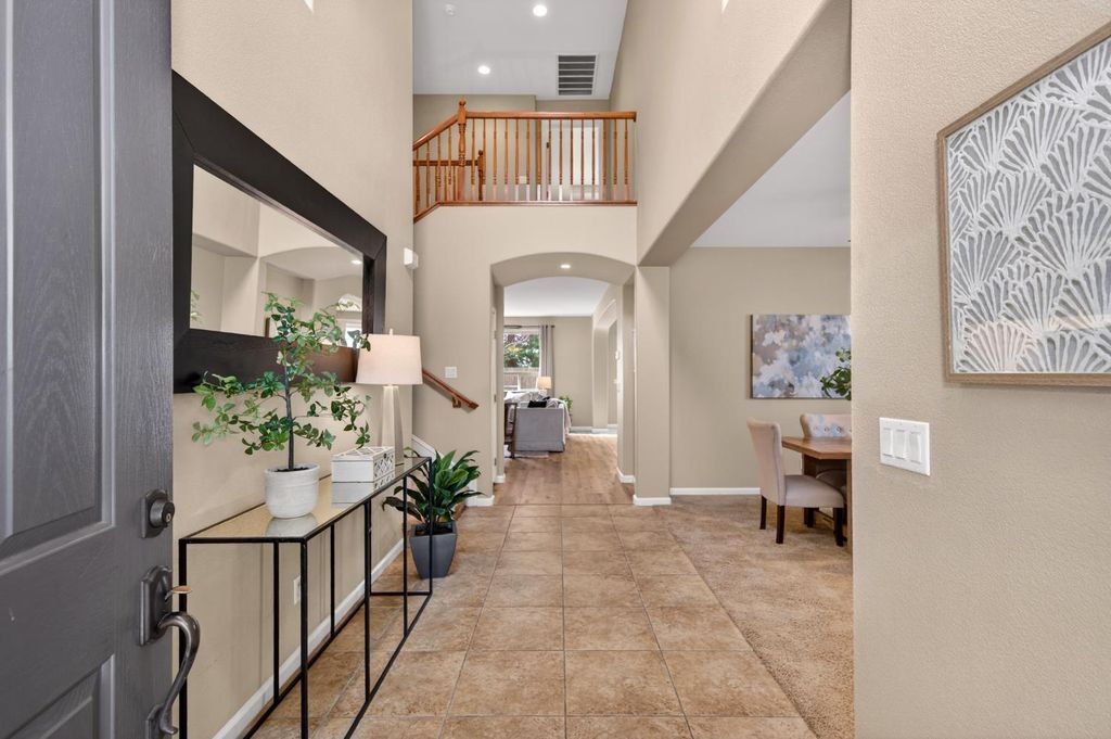 2045 Grayhorse Dr, Auburn, CA 95603