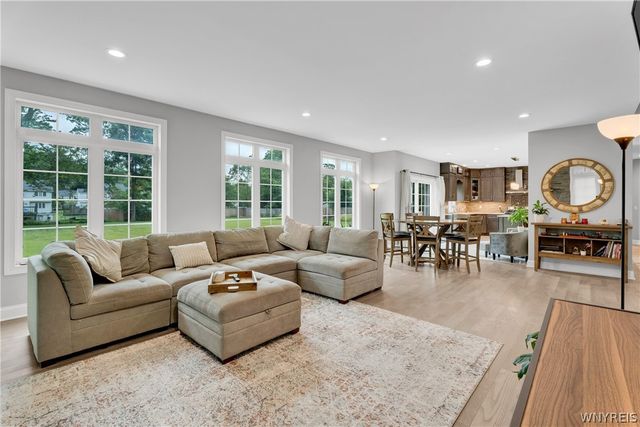 924 Klein Rd, Amherst, NY 14221