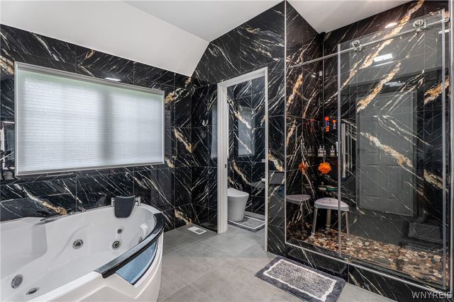 924 Klein Rd, Amherst, NY 14221