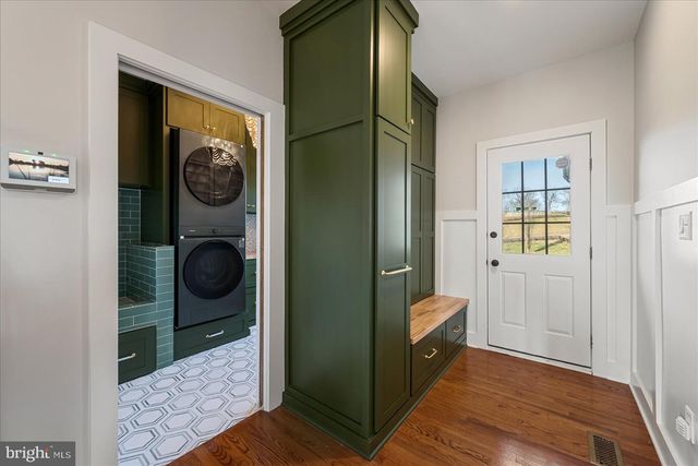 15097 BARLOW DR, Waterford, VA 20197