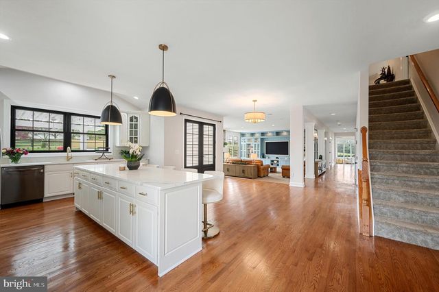 15097 BARLOW DR, Waterford, VA 20197