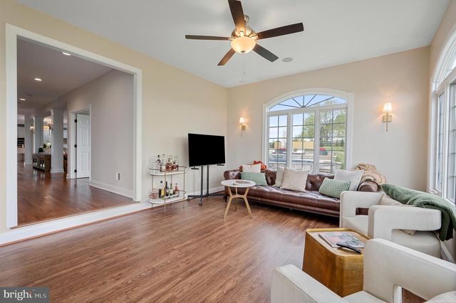 15097 BARLOW DR, Waterford, VA 20197