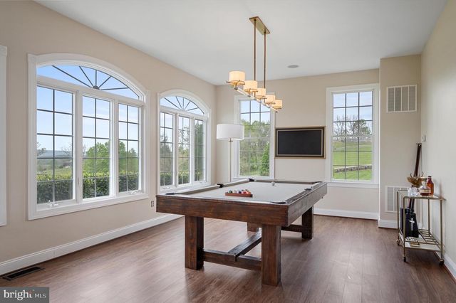 15097 BARLOW DR, Waterford, VA 20197