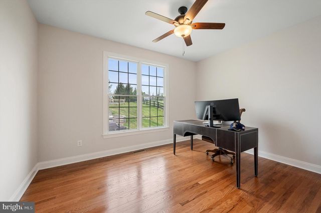 15097 BARLOW DR, Waterford, VA 20197