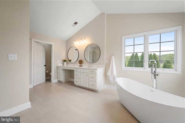 15097 BARLOW DR, Waterford, VA 20197