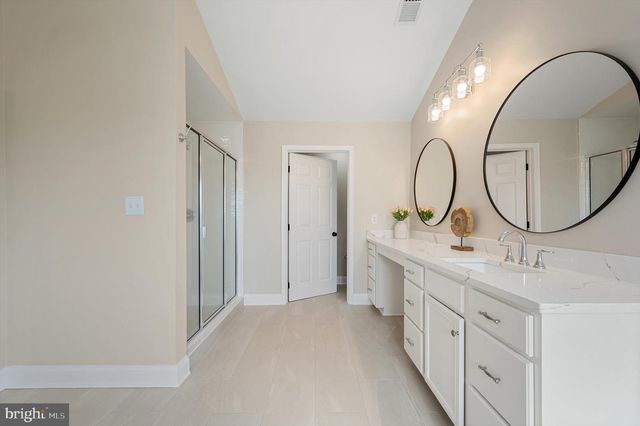 15097 BARLOW DR, Waterford, VA 20197