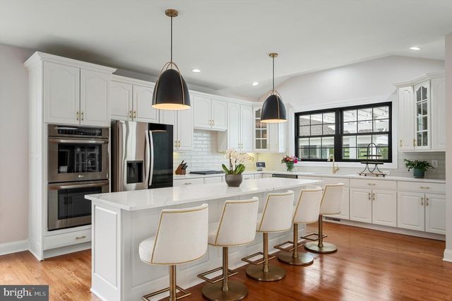 15097 BARLOW DR, Waterford, VA 20197