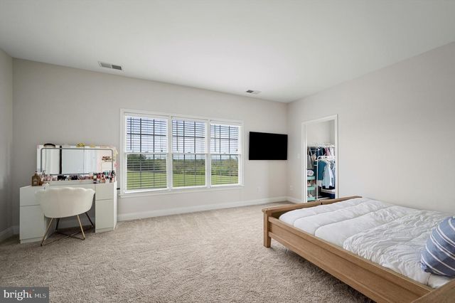 15097 BARLOW DR, Waterford, VA 20197