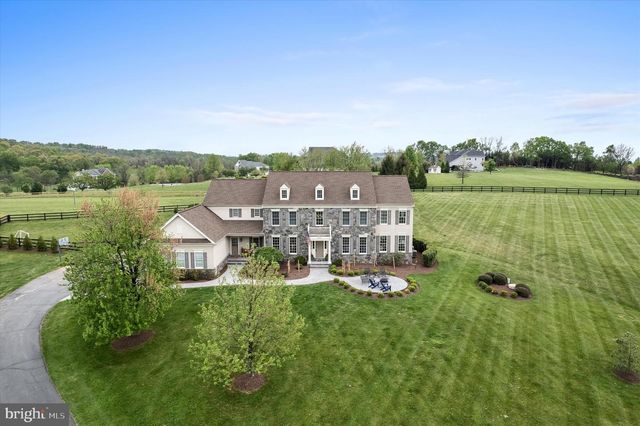 15097 BARLOW DR, Waterford, VA 20197