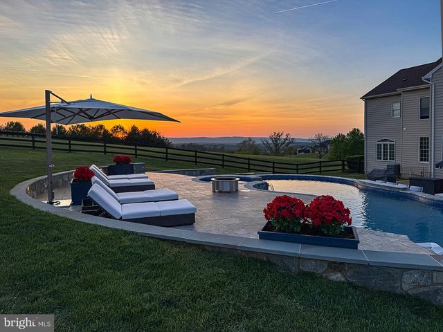 15097 BARLOW DR, Waterford, VA 20197