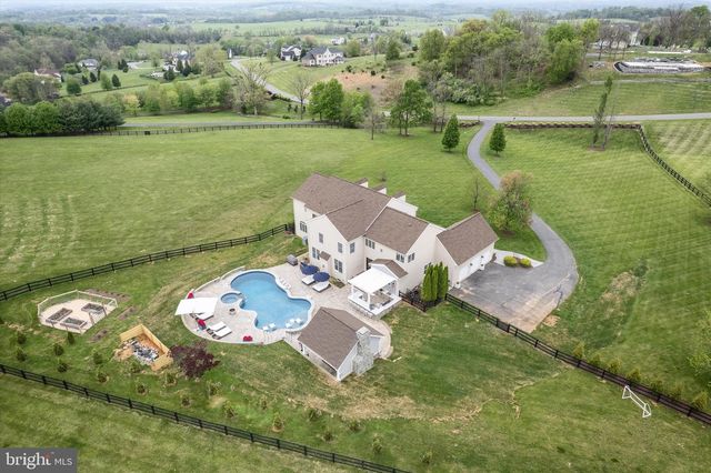 15097 BARLOW DR, Waterford, VA 20197