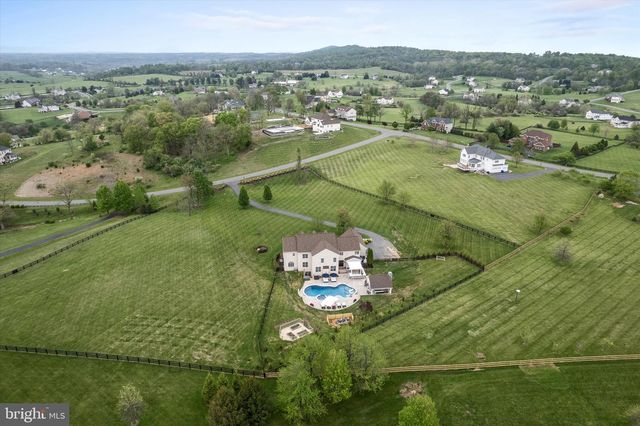 15097 BARLOW DR, Waterford, VA 20197