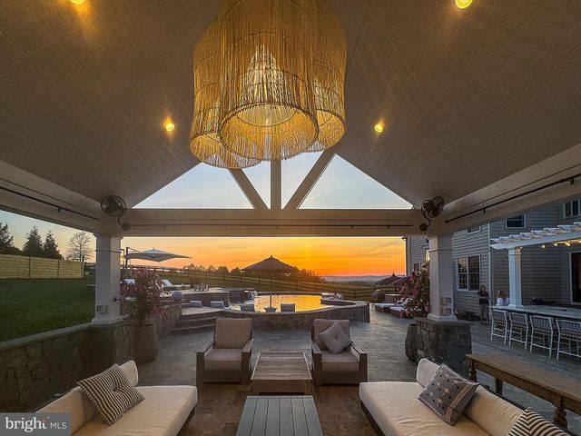 15097 BARLOW DR, Waterford, VA 20197