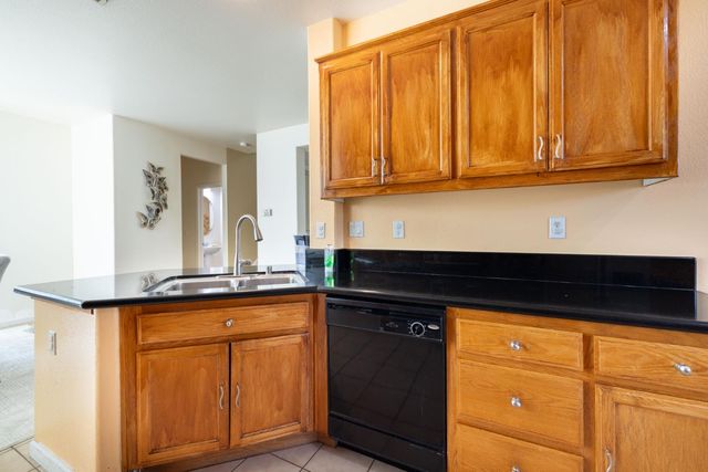4945 Kokomo Dr, Sacramento, CA 95835
