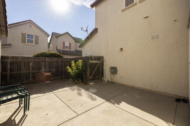 4945 Kokomo Dr, Sacramento, CA 95835