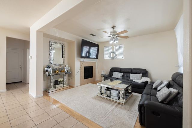4945 Kokomo Dr, Sacramento, CA 95835