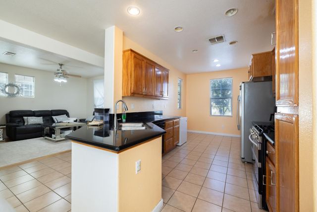 4945 Kokomo Dr, Sacramento, CA 95835