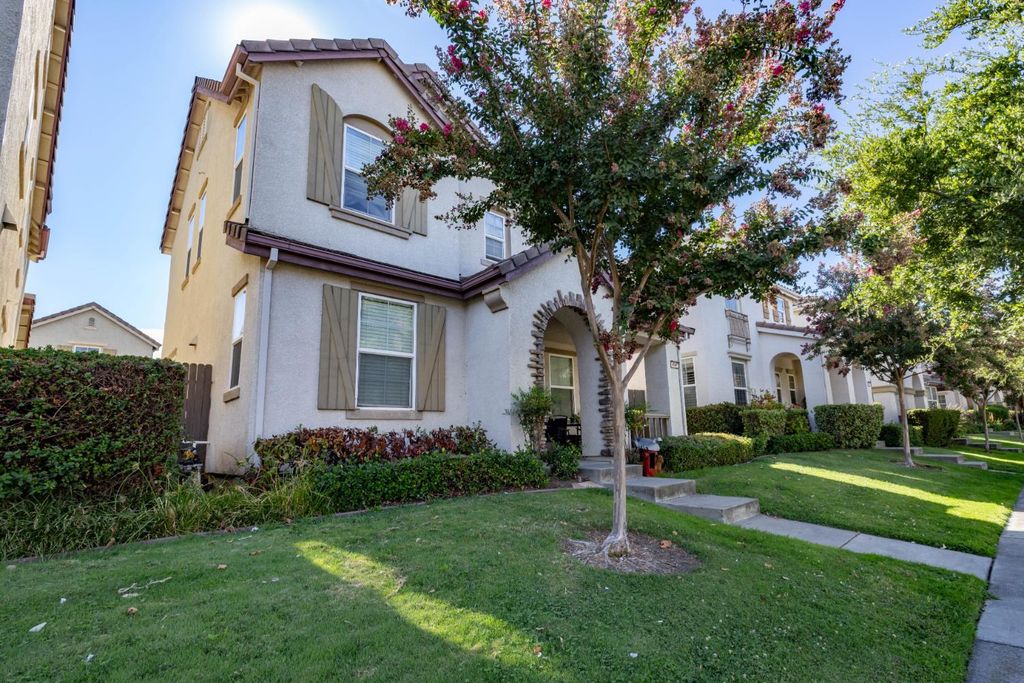4945 Kokomo Dr, Sacramento, CA 95835