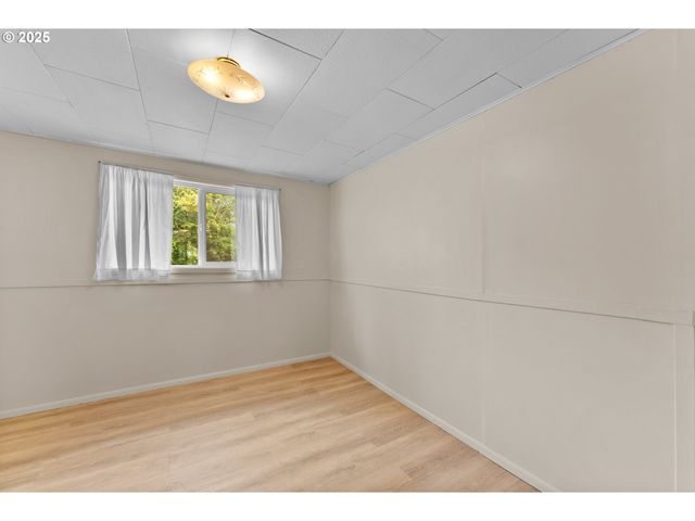 726 Pacific Ave, Brookings, OR 97415