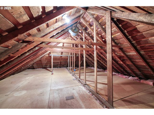 726 Pacific Ave, Brookings, OR 97415