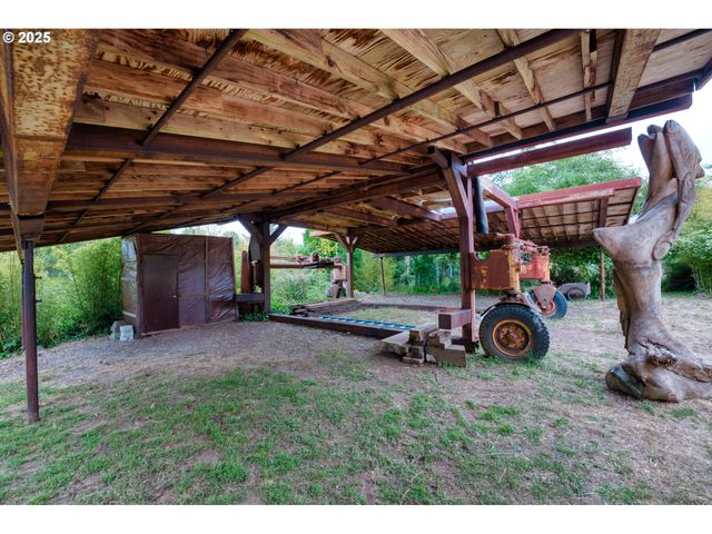 726 Pacific Ave, Brookings, OR 97415