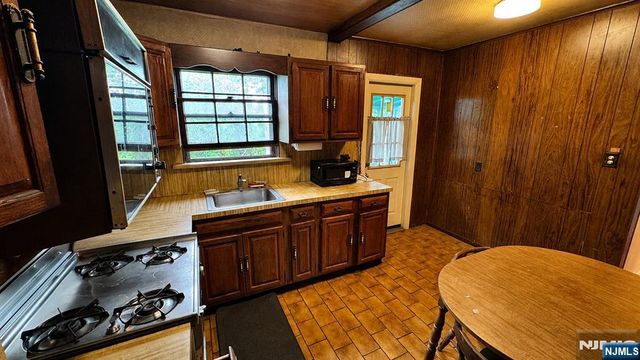 14 Madison Street, North Arlington, NJ 07031