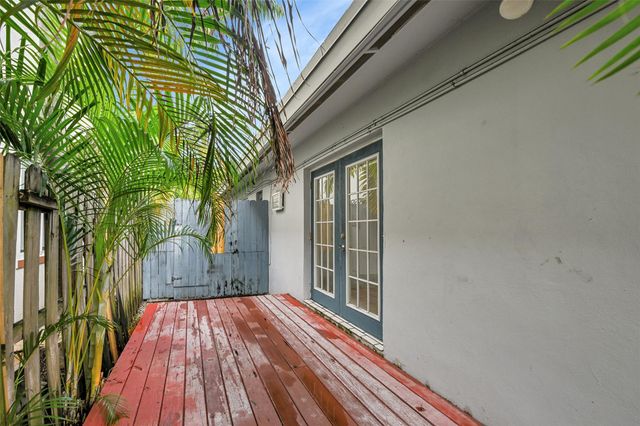 1021 NE 2nd St 3, Fort Lauderdale, FL 33301