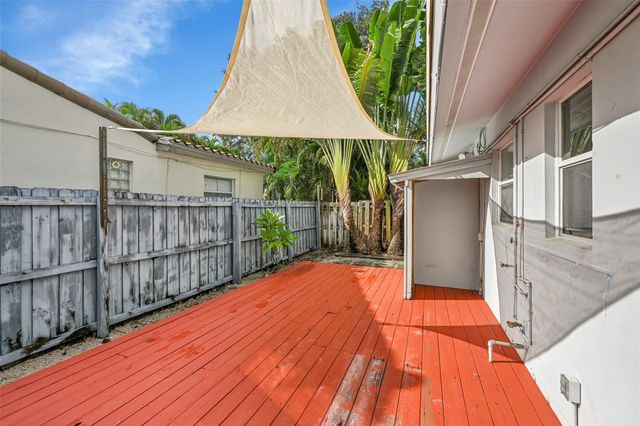 1021 NE 2nd St 3, Fort Lauderdale, FL 33301