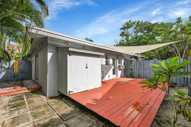 1021 NE 2nd St 3, Fort Lauderdale, FL 33301