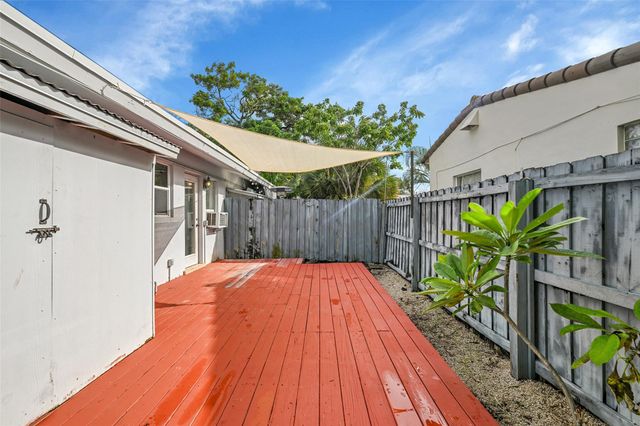 1021 NE 2nd St 3, Fort Lauderdale, FL 33301