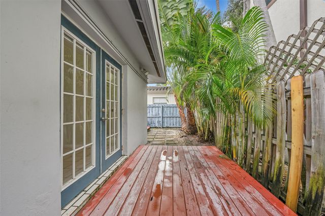 1021 NE 2nd St 3, Fort Lauderdale, FL 33301