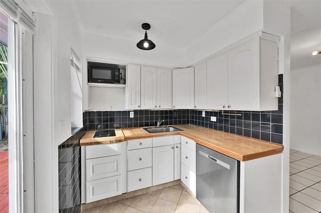 1021 NE 2nd St 3, Fort Lauderdale, FL 33301