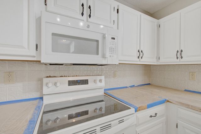 201 Smithfield Avenue, Summerville, SC 29485