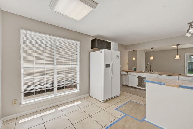 201 Smithfield Avenue, Summerville, SC 29485