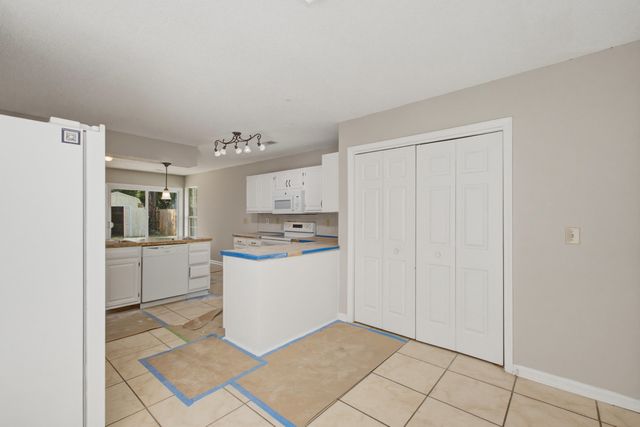 201 Smithfield Avenue, Summerville, SC 29485