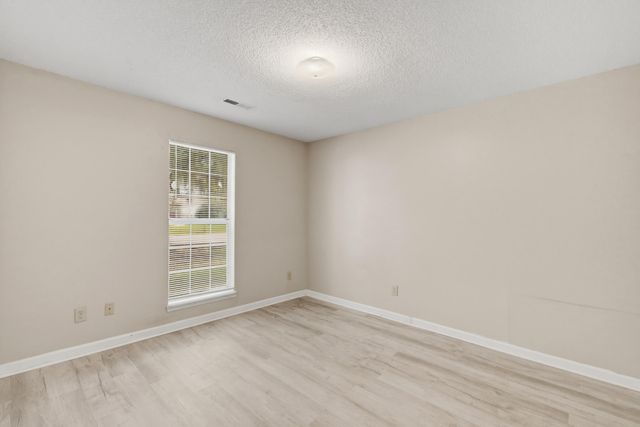 201 Smithfield Avenue, Summerville, SC 29485